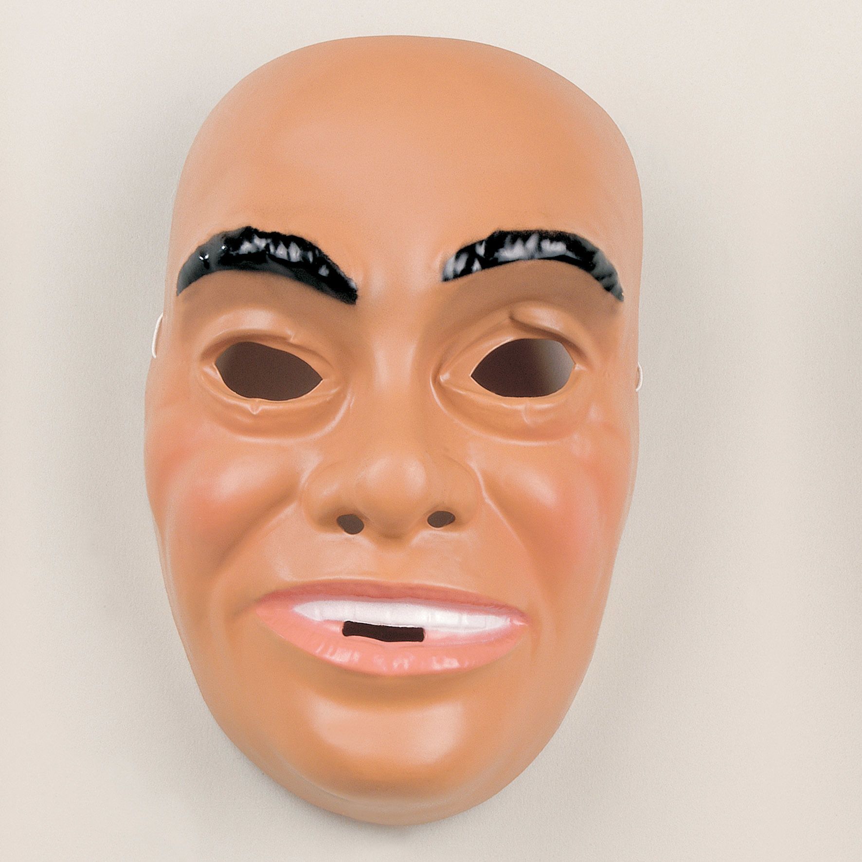 Gesichtsmaske junger Mann