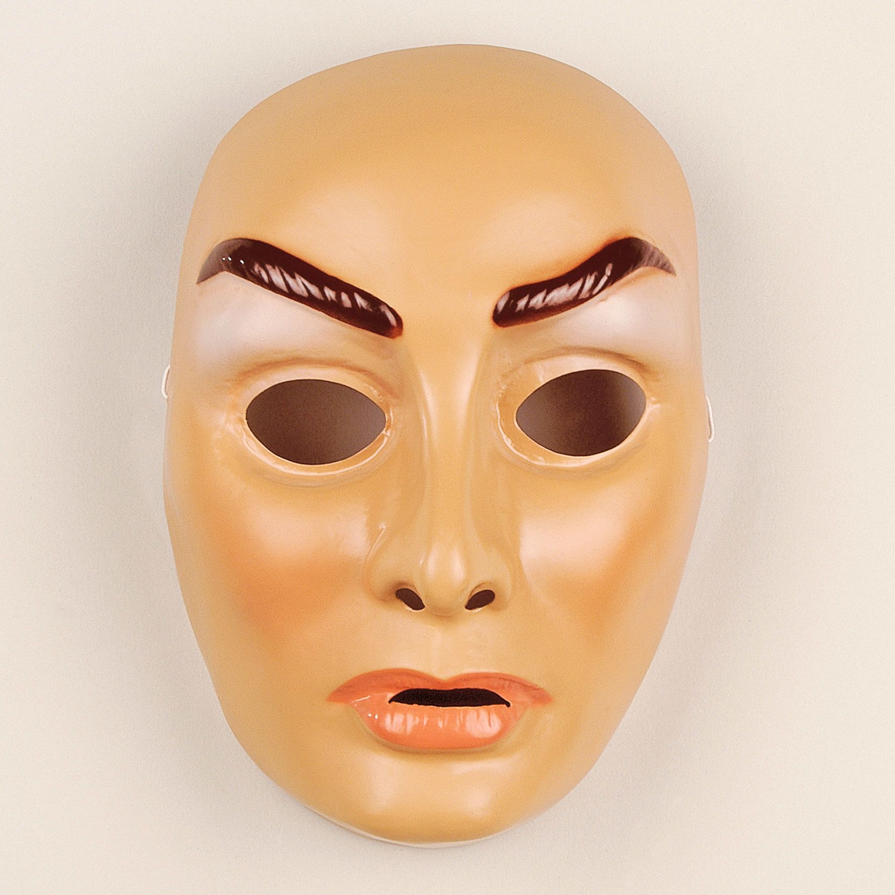 Gesichtsmaske junge Frau