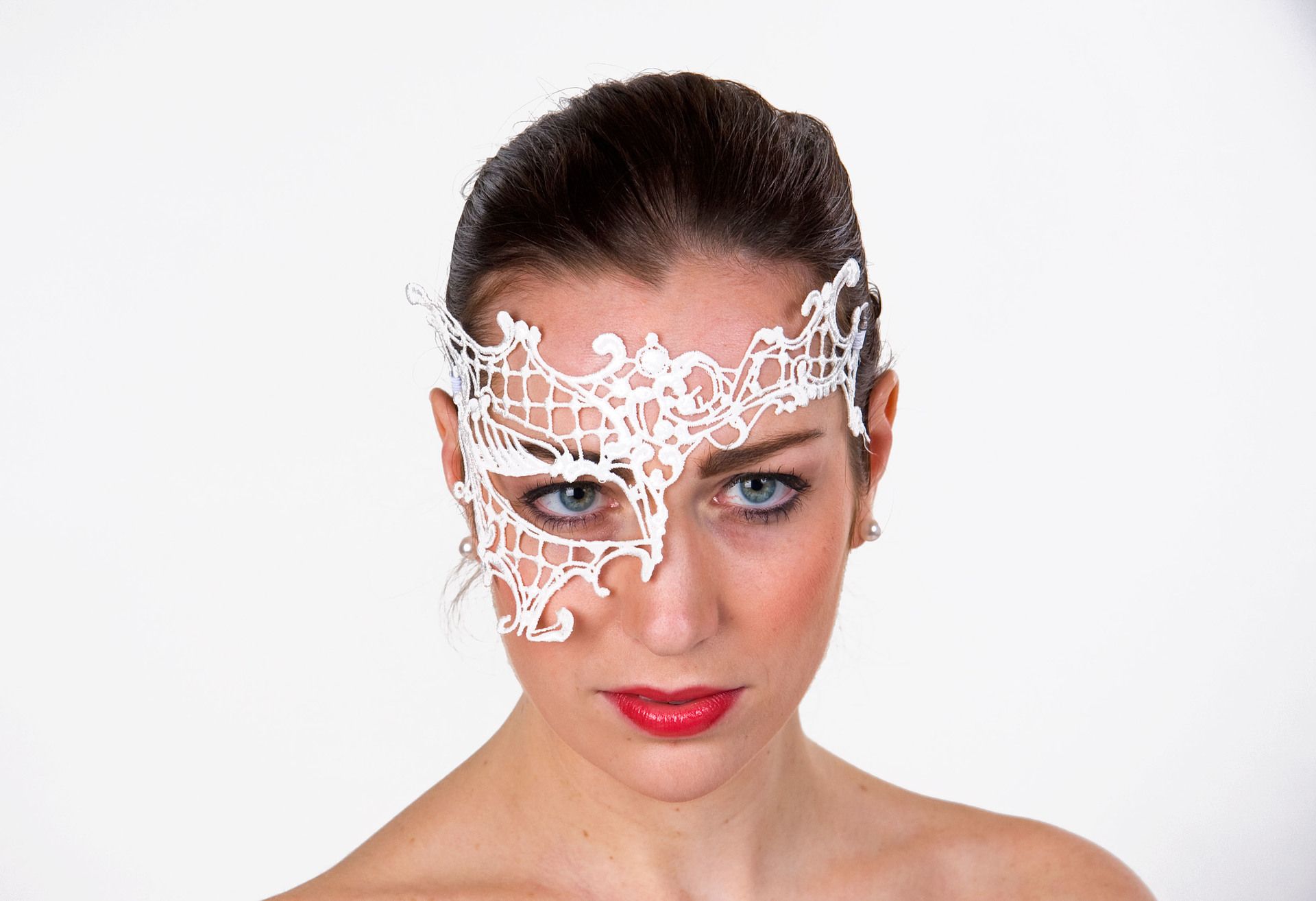 Augen-Halbmaske aus weier Spitze