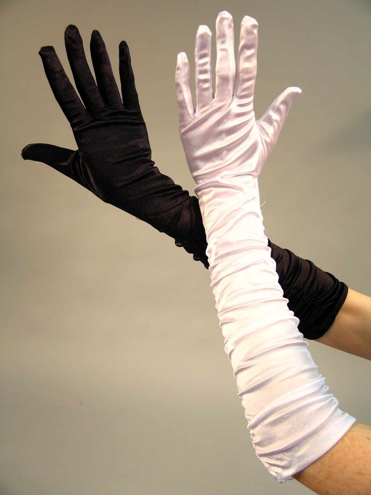 Satinhandschuhe gerscht wei