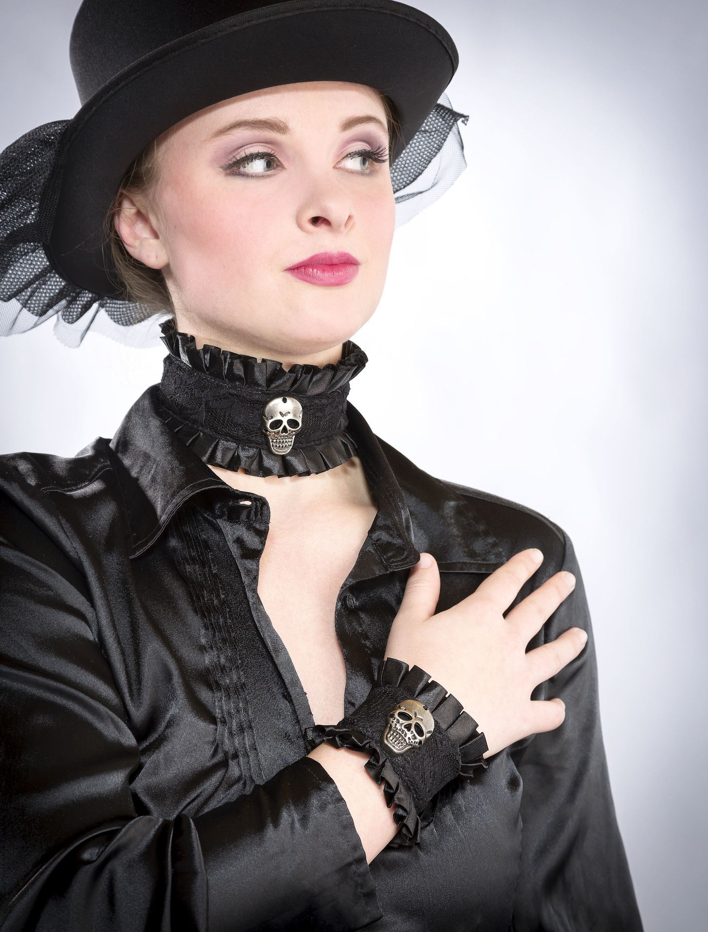 Set: Totenkopf-Halsband und -Armband